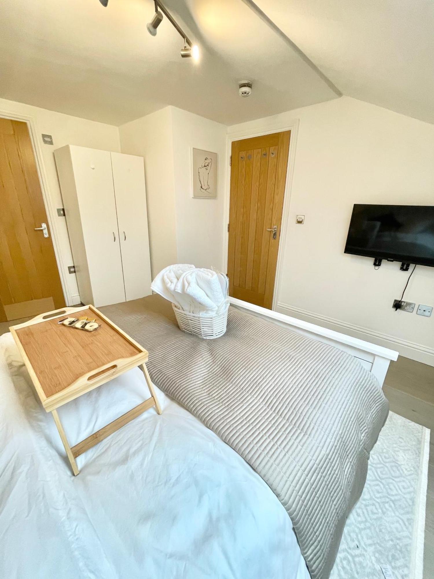 Luxury En-Suite Double Bedroom Stratford E15 Londra Dış mekan fotoğraf